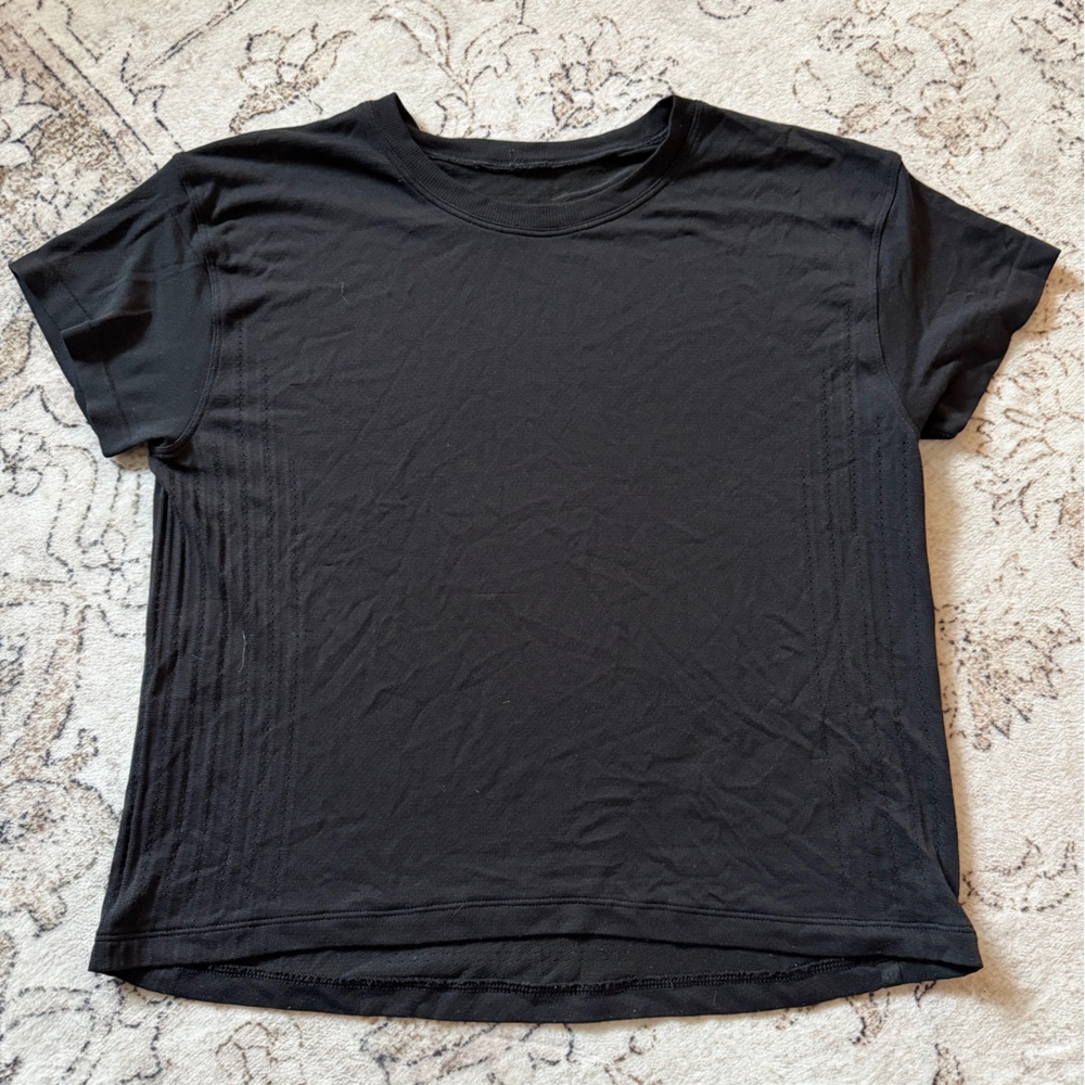 Lululemon TRAIN TO BE SHORT SLEEVE